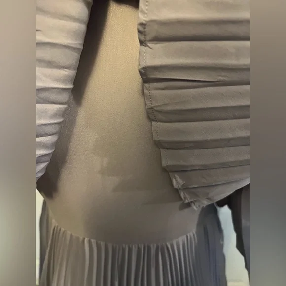 Pre-owned beautiful ASOS long shoulder ruffle and pleated A skirt - Picture 3 of 6